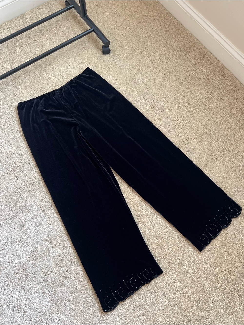 J.R. Nites by Caliendo Black Velvet Wide-Leg Pants with Scalloped Hem
